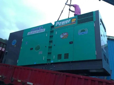 鱼峰柴油发电机组转速不稳定时，如何对发动机进行维护？