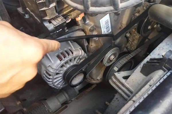 鱼峰转速传感器的工作原理是什么？