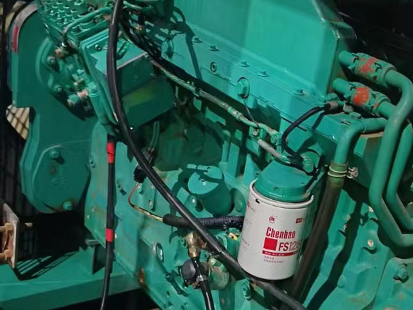 鱼峰如何确定新的发电机组控制系统是否与原系统兼容？