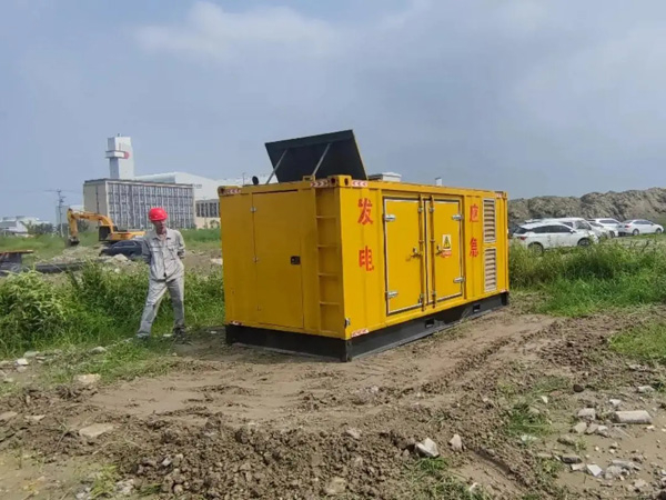 鱼峰200KW柴油发电机机组每小时的油耗量受哪些因素影响？