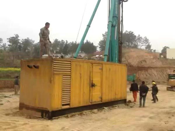 鱼峰如何判断水冷式机油散热器密封件是否需要更换？